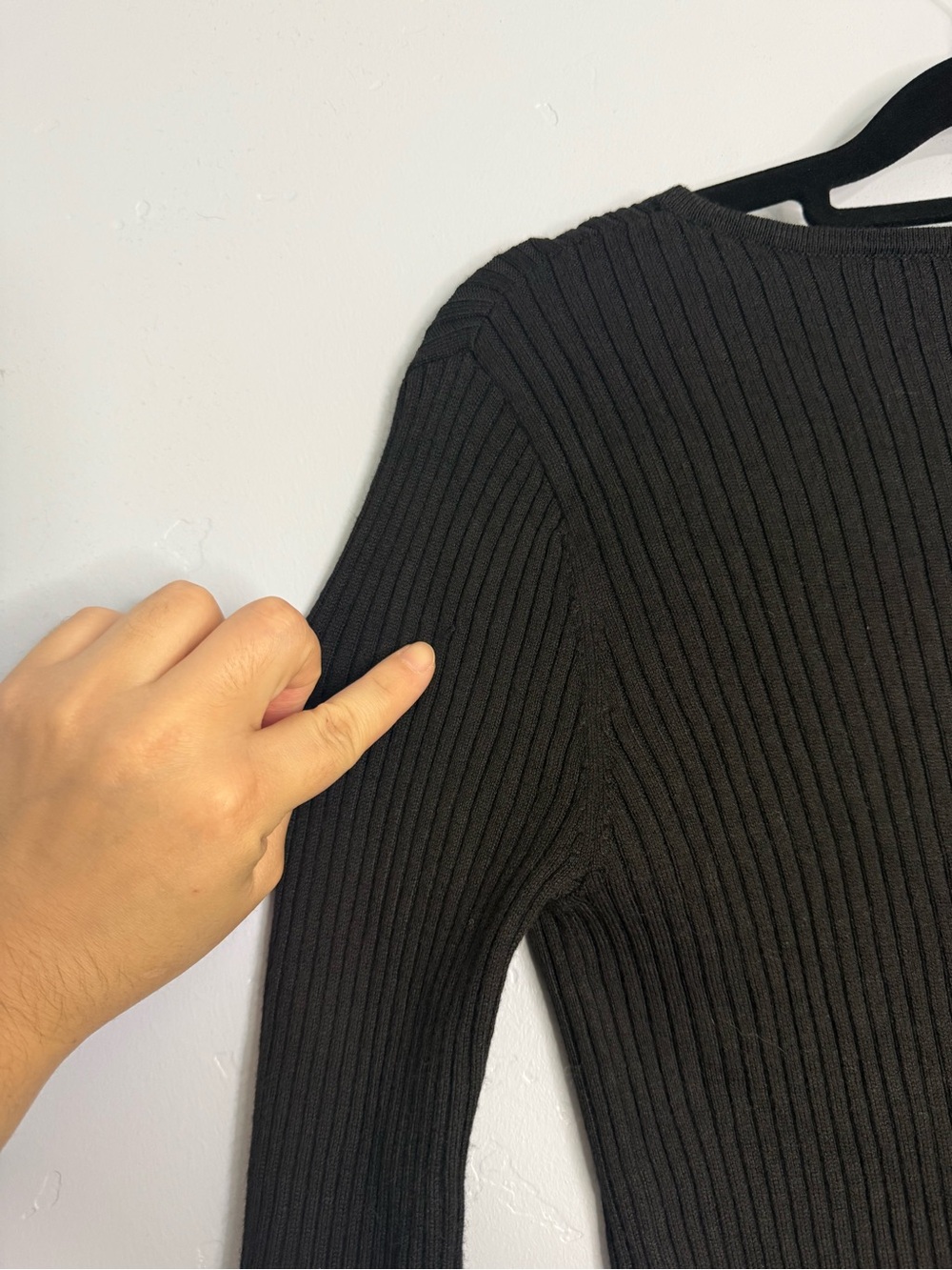 Cider Ribbed V-Neck Long Sleeve Top - Picture 4 of 6